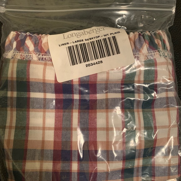 Longaberger Other - Longaberger large desktop basket liner - white plaid